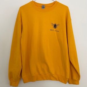 wholesome culture “bee kind” sweatshirt pullover